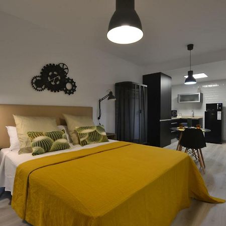 Loft Urban Casual Apartment อาลิกันเต ภายนอก รูปภาพ