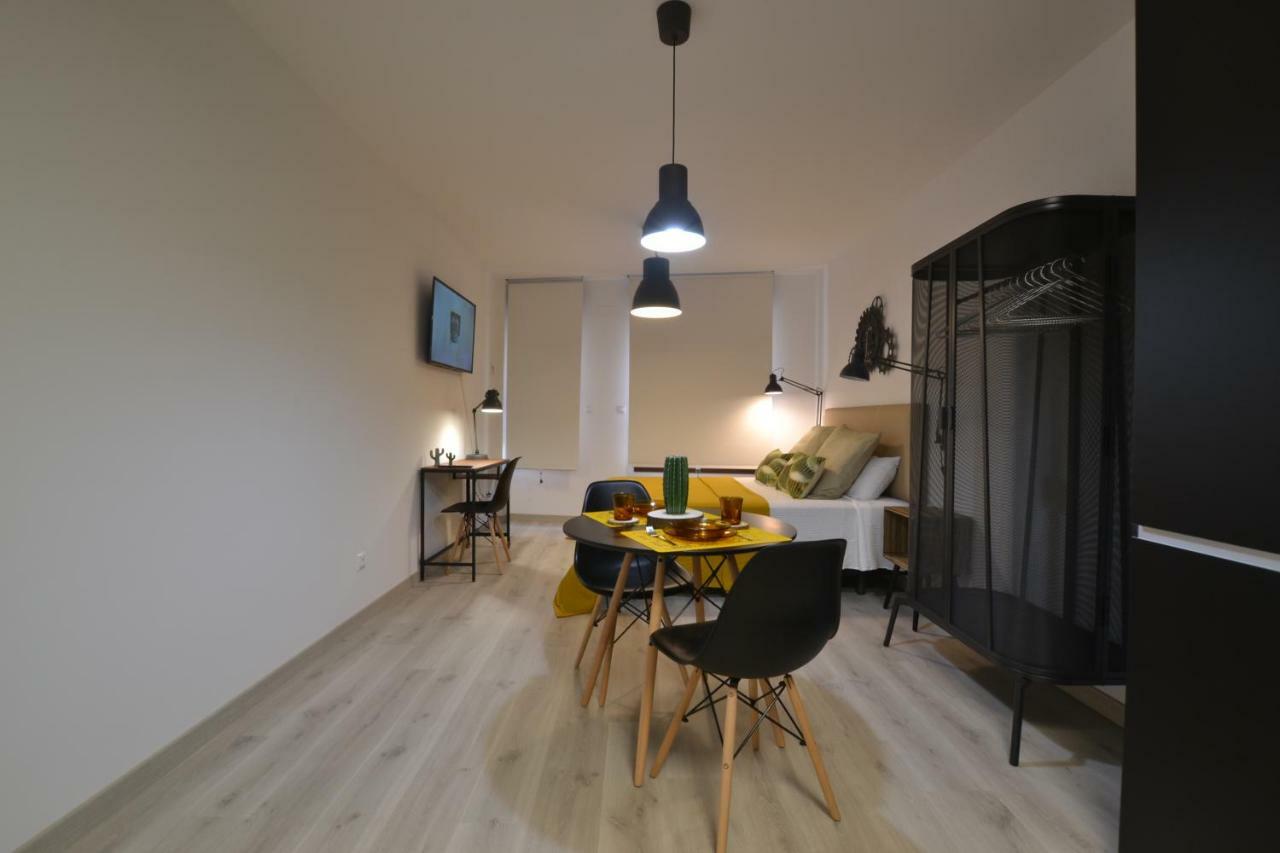 Loft Urban Casual Apartment อาลิกันเต ภายนอก รูปภาพ